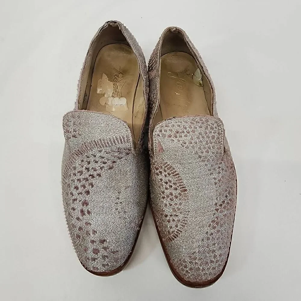 Free People Size 39 US 8.5 Snake Eyes Silver Metallic and Velvet Loafers P